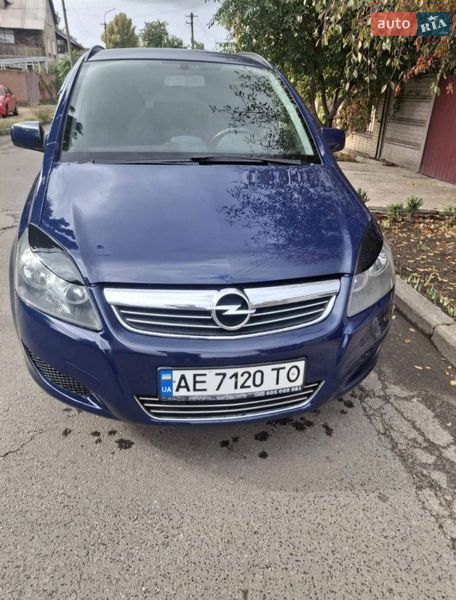 Минивэн Opel Zafira 2011 в Кривом Роге фото 5 Минивэн Opel Zafira 2011 в Кривом Роге