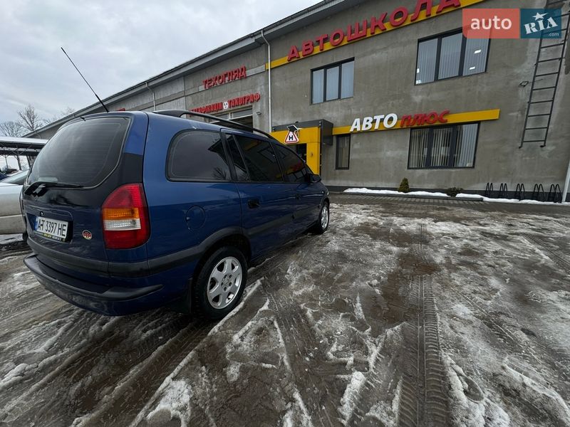Мінівен Opel Zafira 2002 в Коломиї