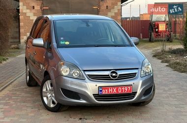 Минивэн Opel Zafira 2010 в Владимирце