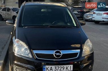 Минивэн Opel Zafira 2007 в Киеве