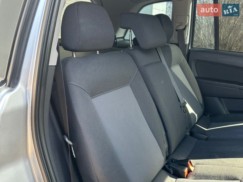 Минивэн Opel Zafira 2009 в Хороле