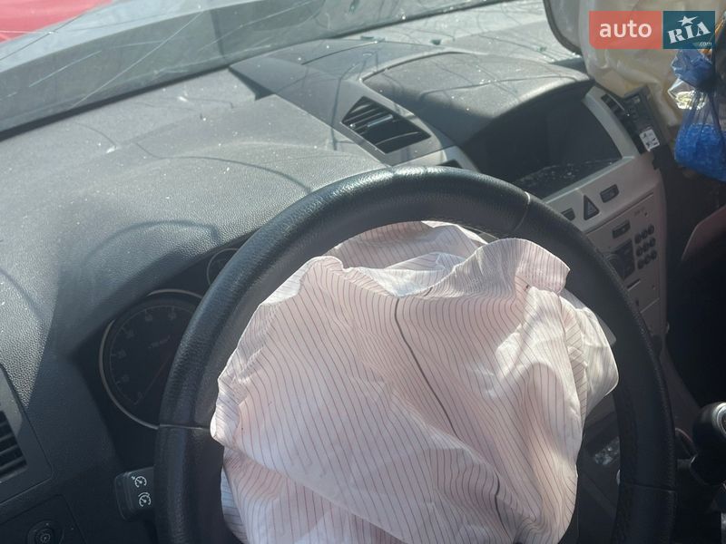 Минивэн Opel Zafira 2007 в Киеве фото 7 Минивэн Opel Zafira 2007 в Киеве