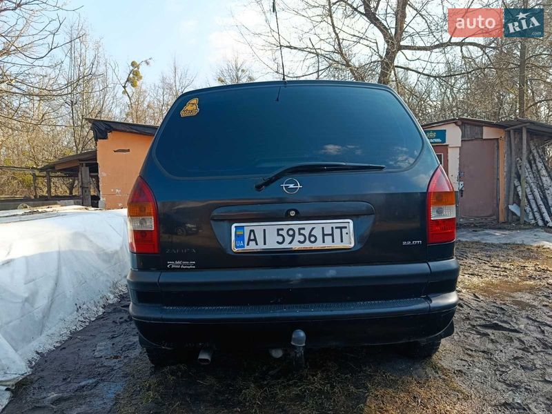 Минивэн Opel Zafira 2002 в Новых Петровцах
