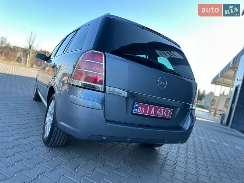 Минивэн Opel Zafira 2006 в Владимире