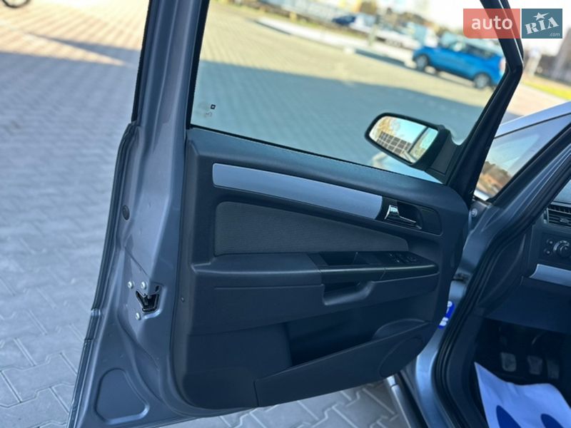 Минивэн Opel Zafira 2006 в Владимире