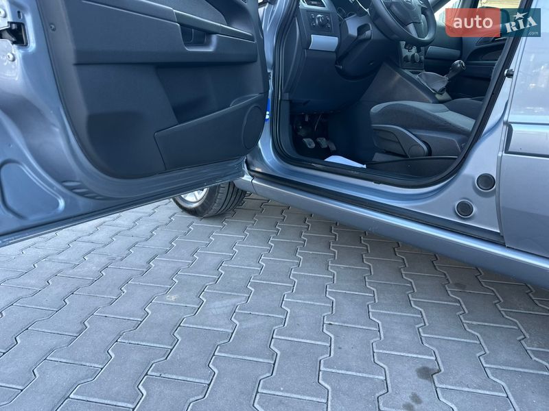 Минивэн Opel Zafira 2006 в Владимире