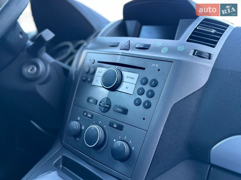 Минивэн Opel Zafira 2006 в Владимире