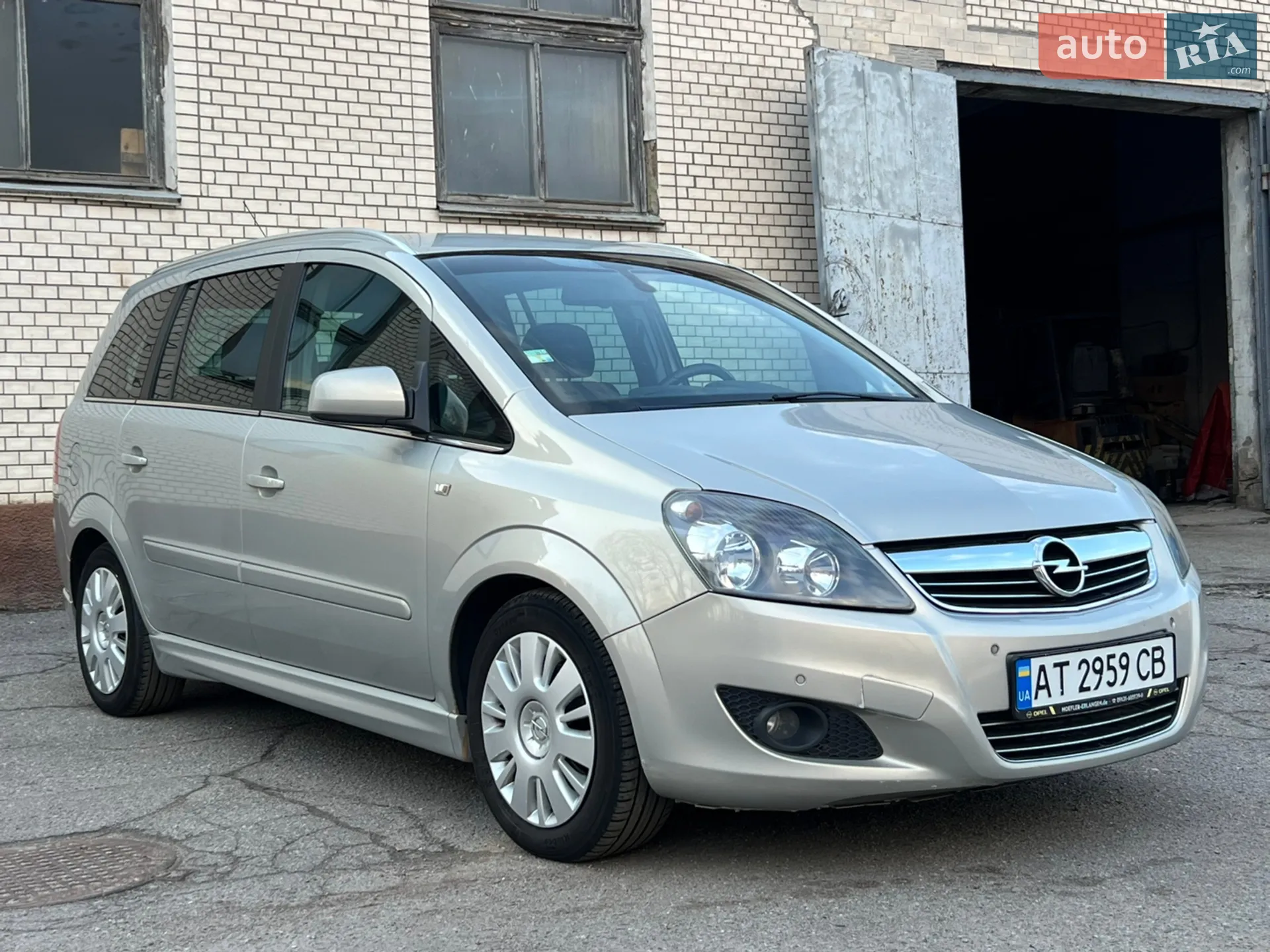 2010 Opel Zafira - мініатюра 2