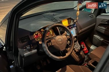 Минивэн Opel Zafira 2010 в Ивано-Франковске