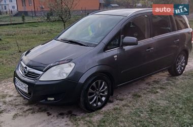 Минивэн Opel Zafira 2010 в Камне-Каширском