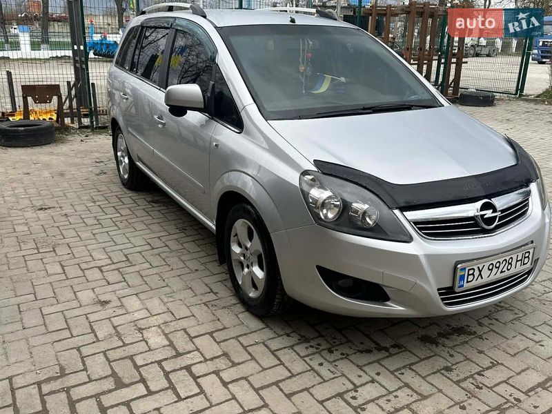 Opel Zafira 2011