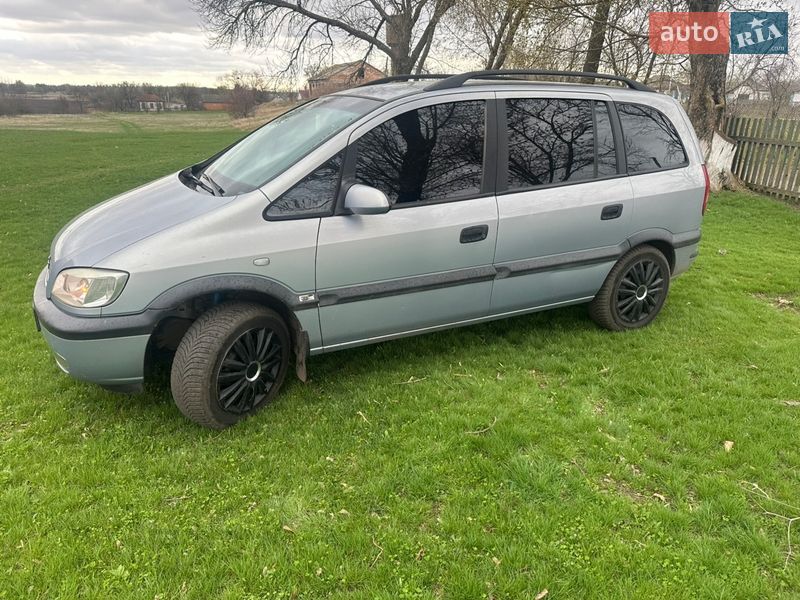 Мінівен Opel Zafira 2002 в Оржиці
