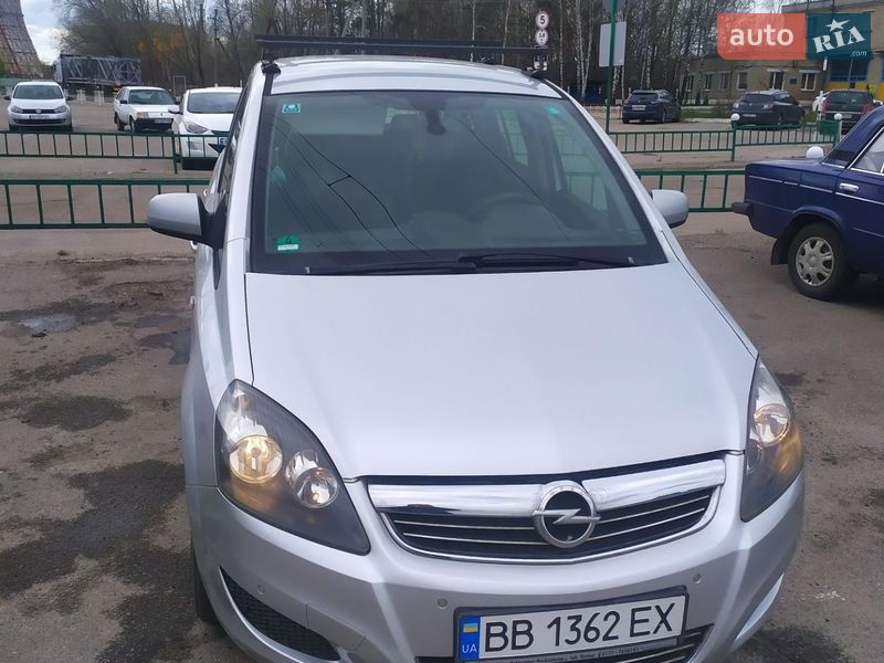 Минивэн Opel Zafira 2013 в Харькове фото Минивэн Opel Zafira 2013 в Харькове