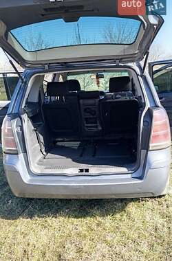 Минивэн Opel Zafira 2006 в Черкассах