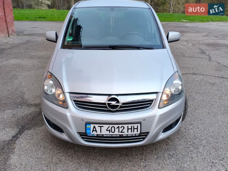 Opel Zafira 2011