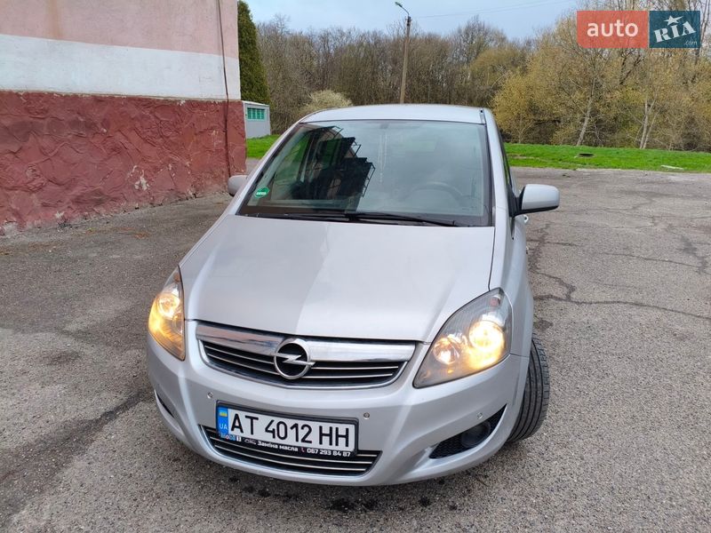 Opel Zafira 2011
