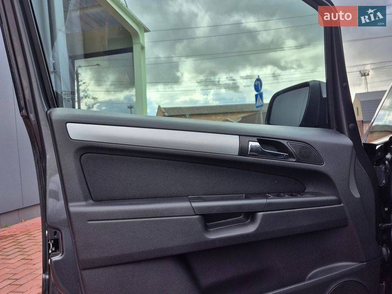 Мінівен Opel Zafira 2011 в Одесі