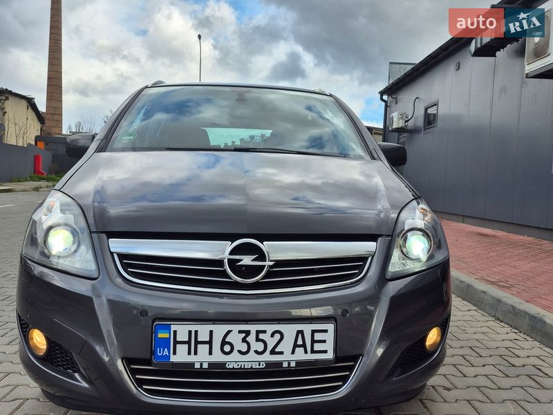 Мінівен Opel Zafira 2011 в Одесі