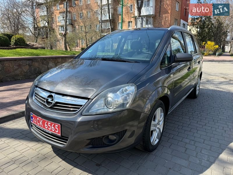 Минивэн Opel Zafira 2009 в Могилев-Подольске