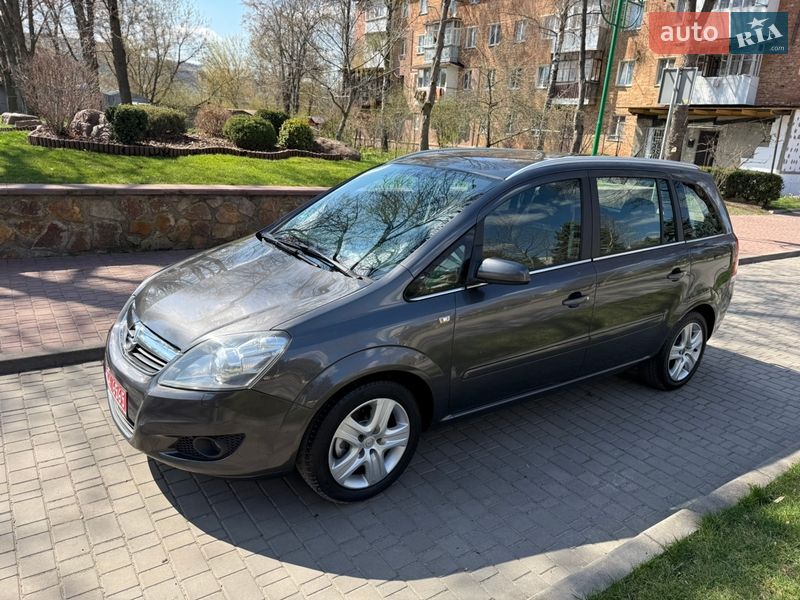 Минивэн Opel Zafira 2009 в Могилев-Подольске