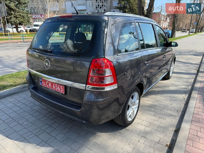 Минивэн Opel Zafira 2009 в Могилев-Подольске