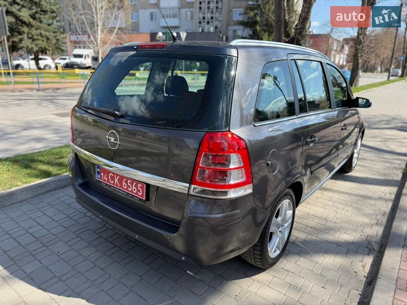 Минивэн Opel Zafira 2009 в Могилев-Подольске