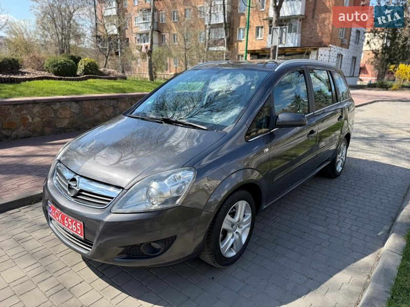 Минивэн Opel Zafira 2009 в Могилев-Подольске