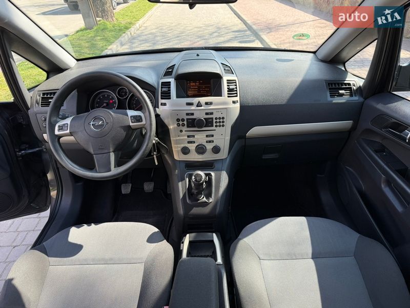 Минивэн Opel Zafira 2009 в Могилев-Подольске