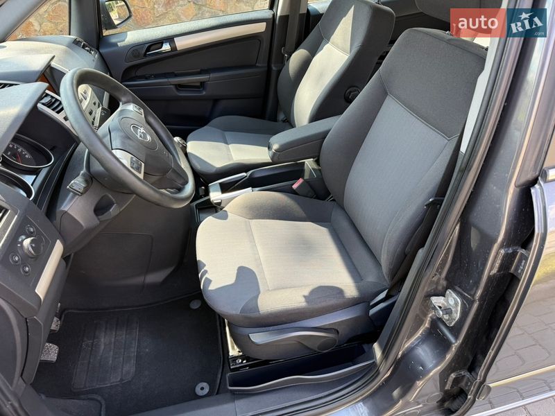 Минивэн Opel Zafira 2009 в Могилев-Подольске