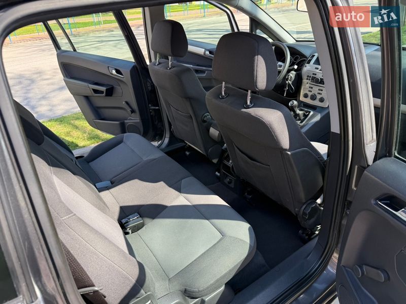 Минивэн Opel Zafira 2009 в Могилев-Подольске