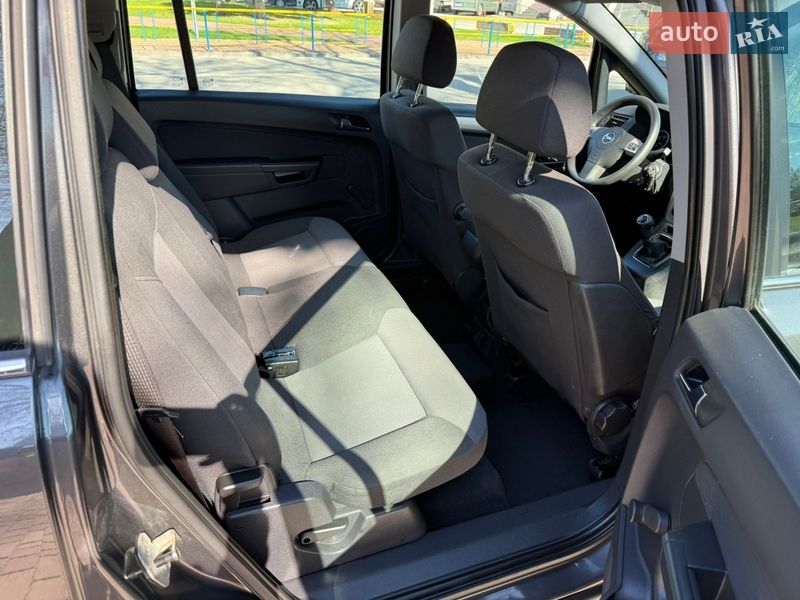 Минивэн Opel Zafira 2009 в Могилев-Подольске