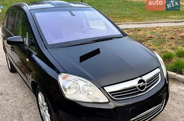 Минивэн Opel Zafira 2009 в Киеве