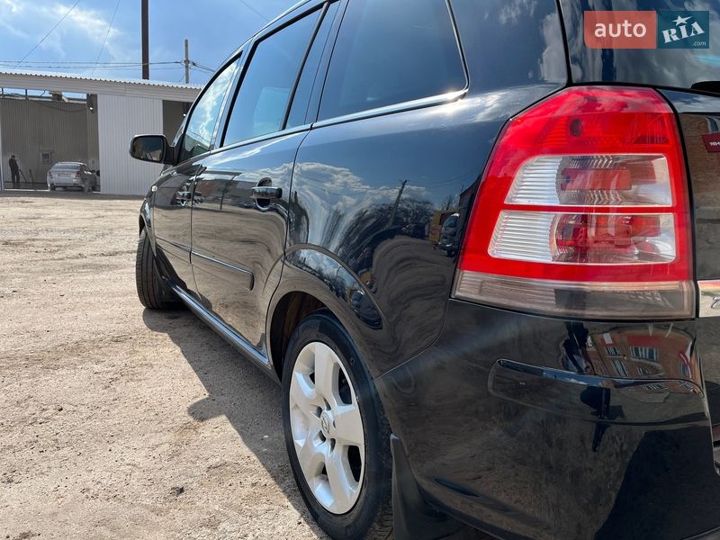 Минивэн Opel Zafira 2012 в Сумах