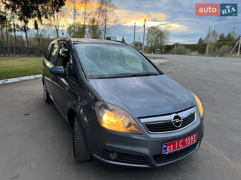 Минивэн Opel Zafira 2008 в Луцке