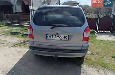 Мінівен Opel Zafira 2004 в Косові