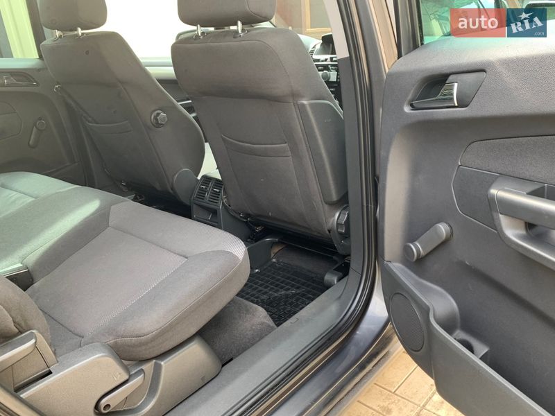 Мінівен Opel Zafira 2011 в Лебедині
