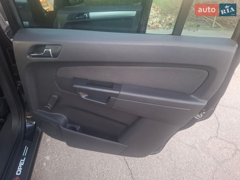 Минивэн Opel Zafira 2011 в Нежине