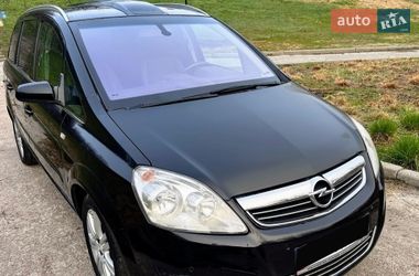 Минивэн Opel Zafira 2009 в Киеве