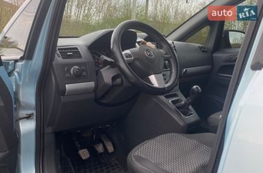 Минивэн Opel Zafira 2009 в Волочиске