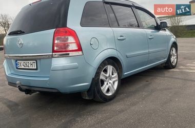 Минивэн Opel Zafira 2009 в Волочиске