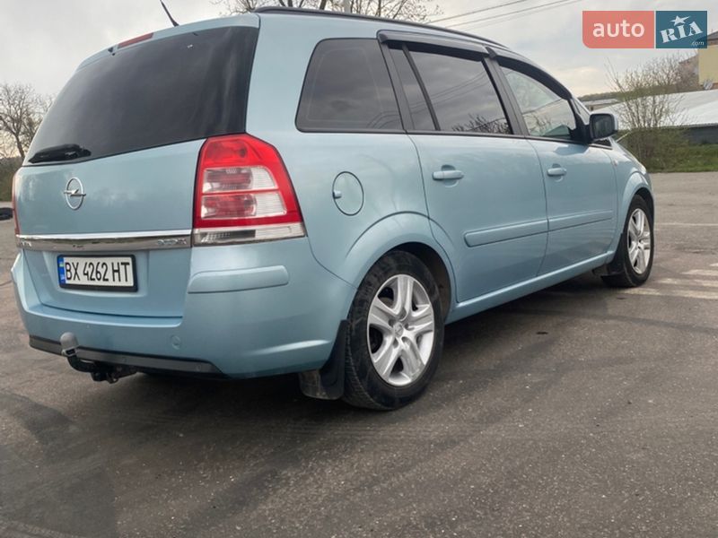Минивэн Opel Zafira 2009 в Волочиске