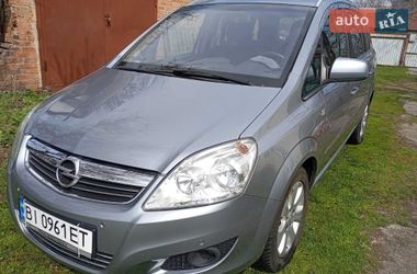 Минивэн Opel Zafira 2010 в Пирятине