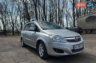 Мікровен Opel Zafira 2013 в Івано-Франківську