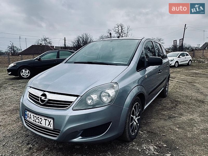 Opel Zafira 2011