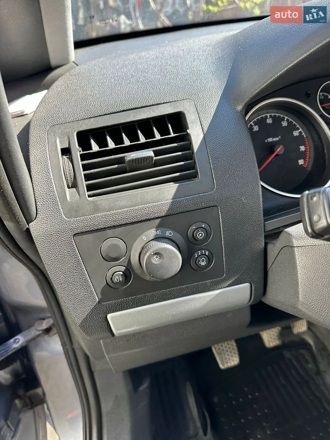 2010 Opel Zafira - мініатюра 17