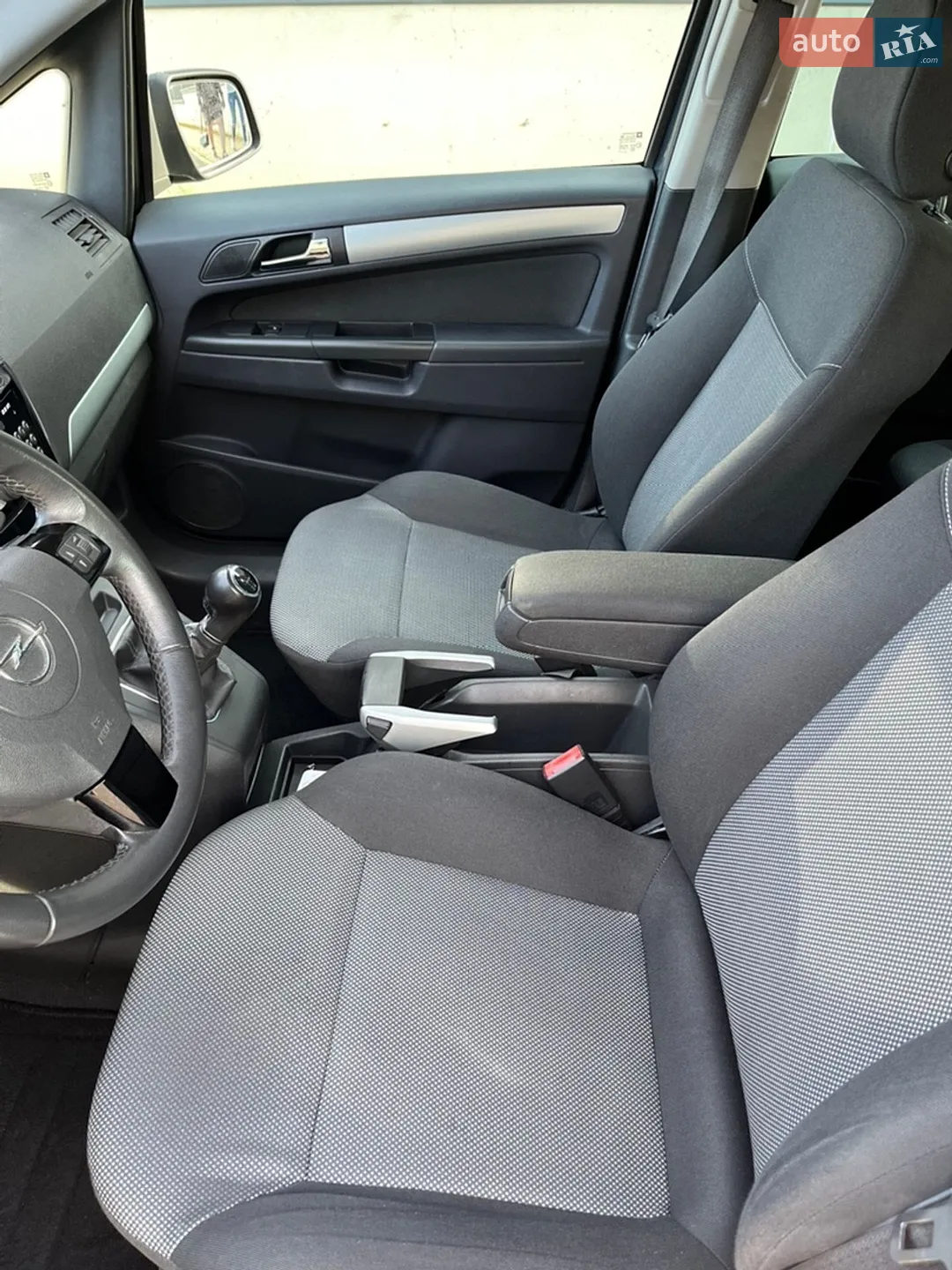 2010 Opel Zafira - мініатюра 21