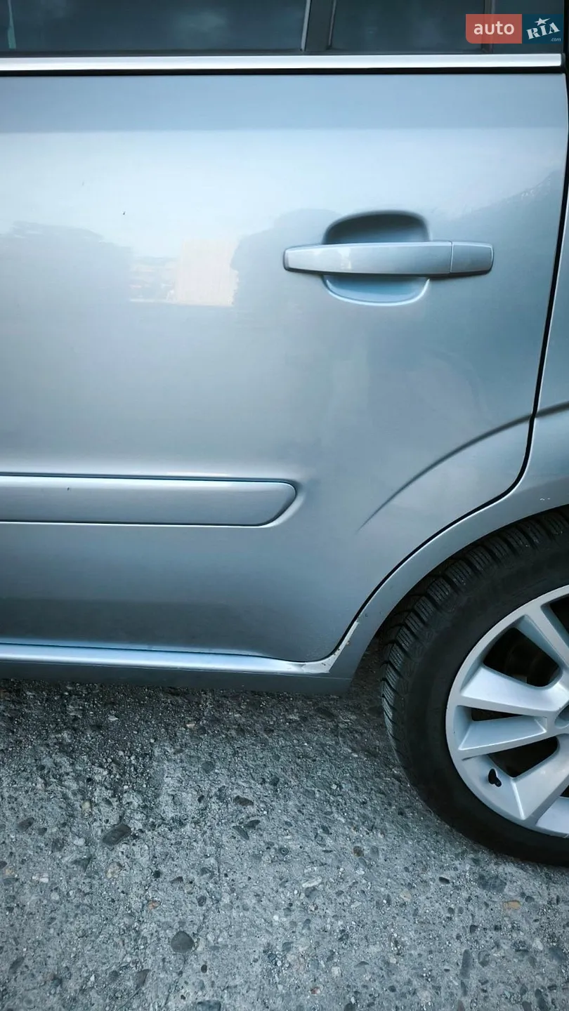 2010 Opel Zafira - мініатюра 11