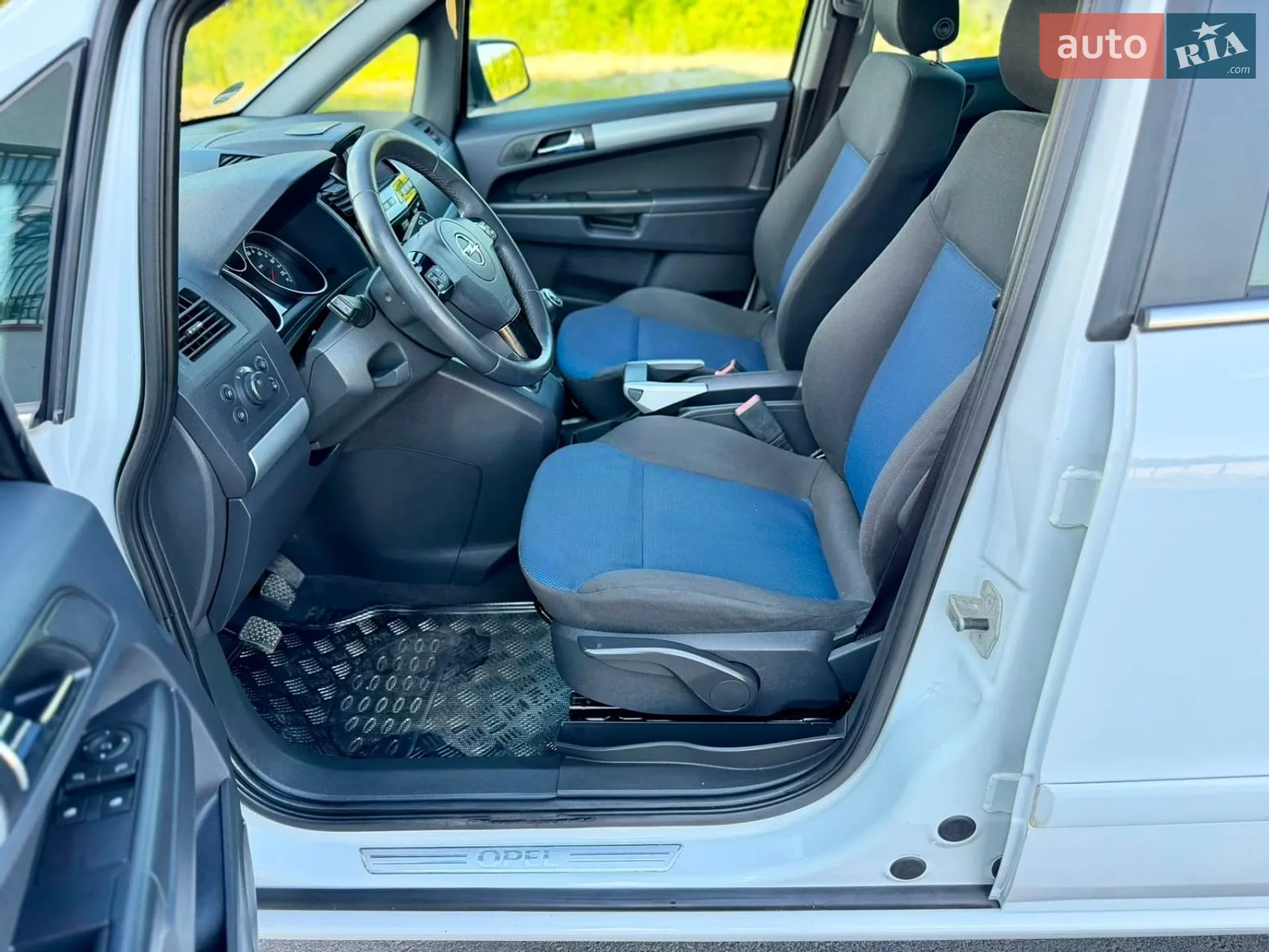 2011 Opel Zafira - мініатюра 28