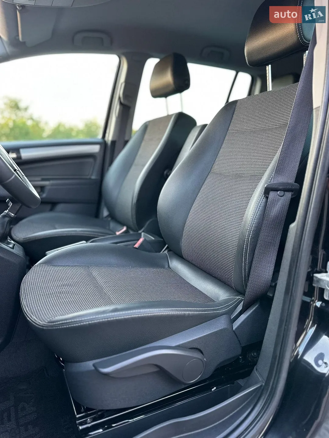 2011 Opel Zafira - мініатюра 37