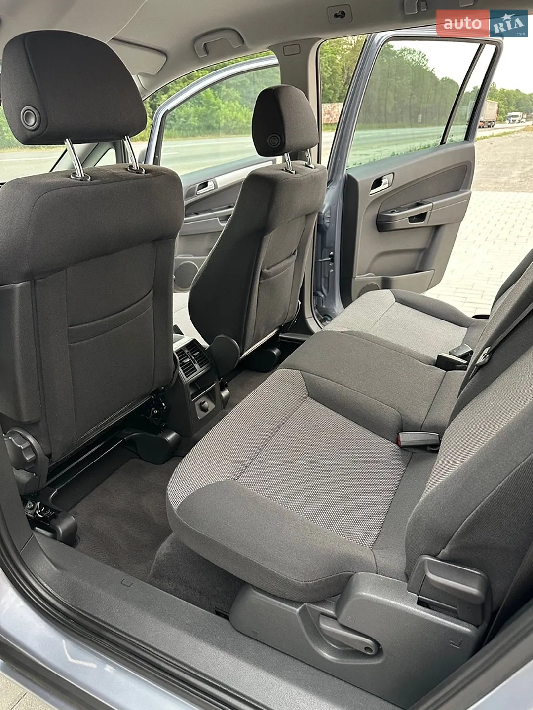 2010 Opel Zafira - мініатюра 21